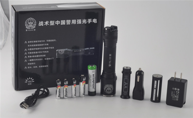 1620874769535179.jpg 戰(zhàn)術(shù)性手電.jpg